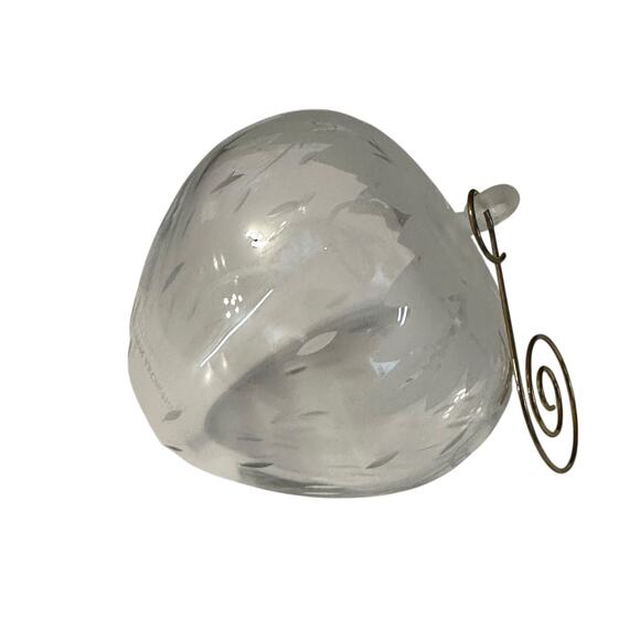 William Yeoward Etched Crystal Glass Strawberry Christmas Ornament New With Box - Picture 2 of 4